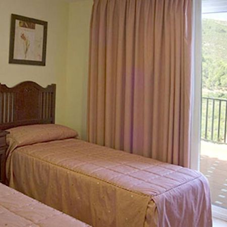 La Piedra Del Mediodia Hotel Cirat Ngoại thất bức ảnh