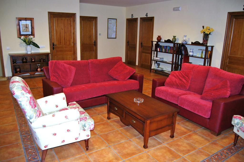 La Piedra Del Mediodia Hotel Cirat Ngoại thất bức ảnh