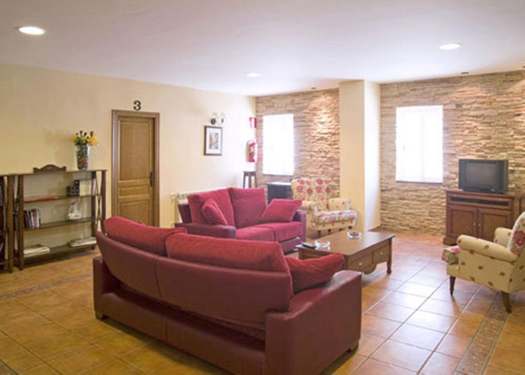 La Piedra Del Mediodia Hotel Cirat Ngoại thất bức ảnh